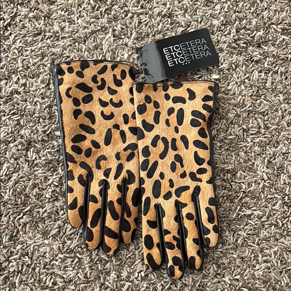 Etcetera Leopard Print Genuine Leather Gloves